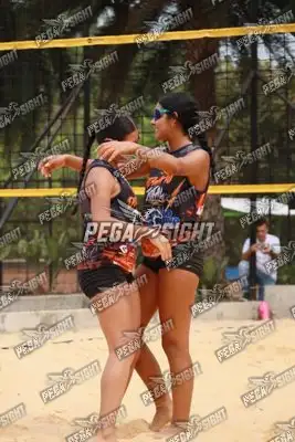 Foto de Gabriela y Maria Bedoya