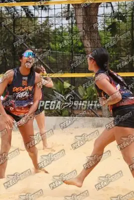 Foto de Gabriela y Maria Bedoya