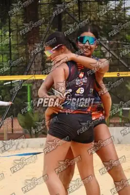 Foto de Gabriela y Maria Bedoya