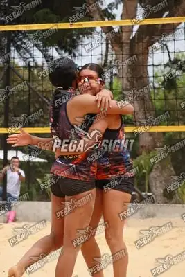 Foto de Gabriela y Maria Bedoya