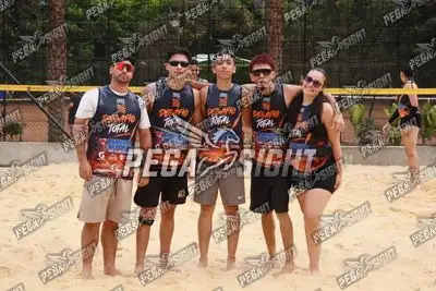 Foto de SURVIVES